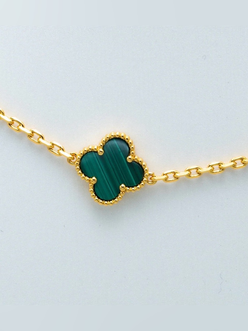 Alhambra Style Green Clover Motif Gold Chain Necklace - Picture 3 of 10